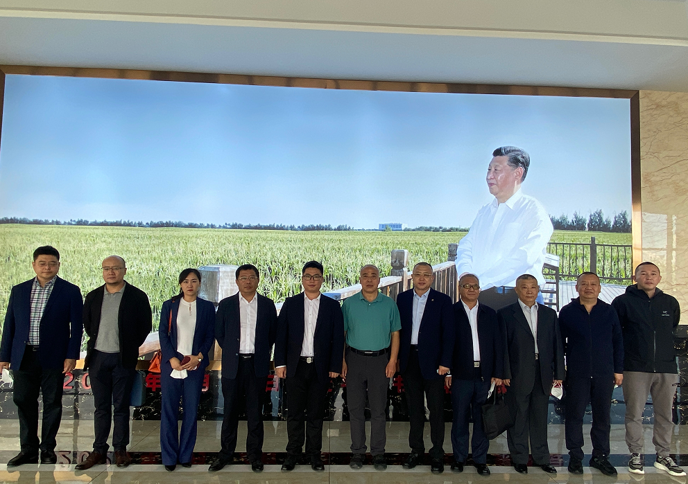 國吉控股集團董事局主席高雪峰受邀考察四平市巨潤農業集團